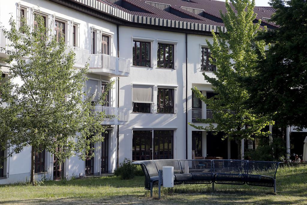 Tagungs- Und Bildungszentrum Steinbach/Taunus Steinbach im Taunus Dış mekan fotoğraf